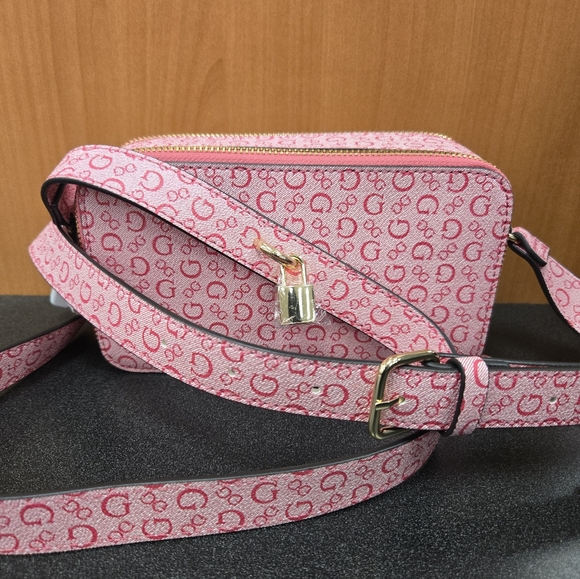 NEW Guess Camera Crossbody Handbag - Picture 4 of 5